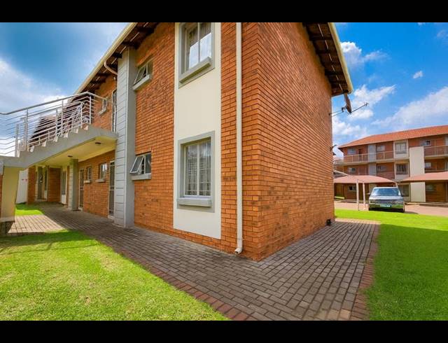 2 BEDROOM COMPLEX FOR SALE IN MONAVONI